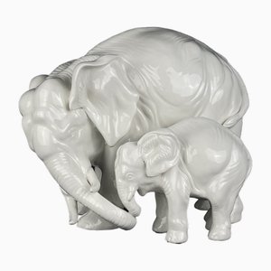 Weiße Porzellanfigur mit Elefant und Baby von Artepiu Este, Italien, 1990er