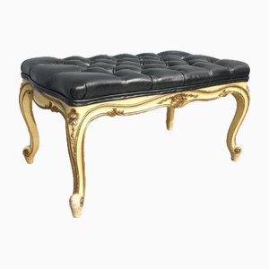 Lackierter langer Hocker