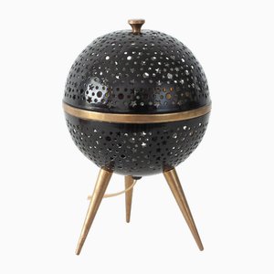 Lampada da tavolo Saturn in alluminio traforato e ottone, Francia, anni '50
