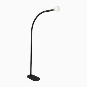 Lampada da terra moderna in metallo nero goffrato attribuita a Tito Agnoli per Bieffeplast, Italia, anni '70