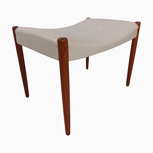 Komplett restaurierter dänischer Fußhocker aus Teak mit cremefarbenem Lederbezug, 1960er