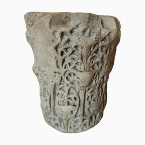 Capitello antico in terracotta in stile arabesco, 1890