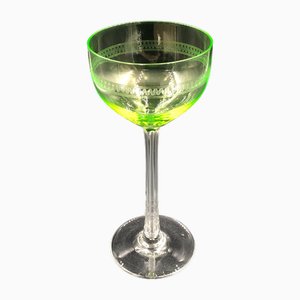 Copas de vino antiguas con cúpula de vidrio de uranio y vaselina, década de 1890. Juego de 5