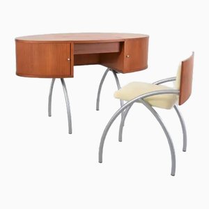 Scrivania postmoderna con sedia, anni '80, set di 2