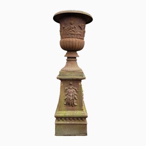 Grand Pot de Fleur en Fonte sur Piédestal