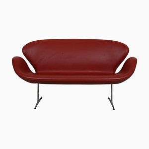 Swan Sofa in Red Leather by Arne Jacobsen
