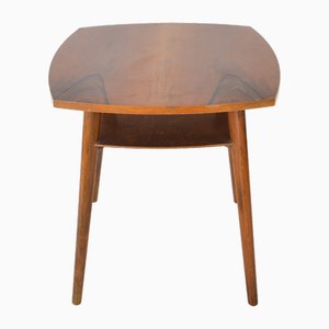Mid-Century Couchtisch aus Nussholz von Tatra, 1960er