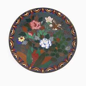 Plato de cobre decorado con esmalte cloisonné