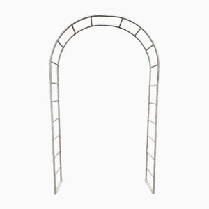 Klassisches verzinktes Rosenbogenregal für Kletterpflanzen