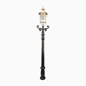 Lampada in ghisa con lanterna rotonda in ghisa