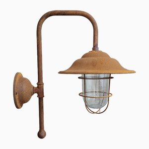Lampada da fienile da esterno arrugginita, Francia