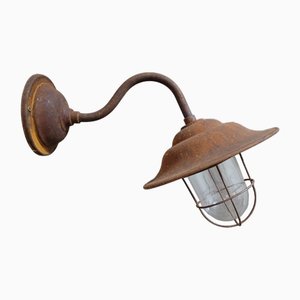 Lámpara de granero al aire libre oxidada francesa