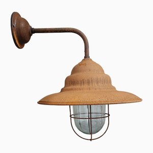 Lampada da fienile da esterno arrugginita, Francia