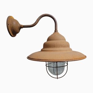 Lampada da fienile da esterno arrugginita, Francia
