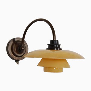 Lampada da parete Ph-1/1 con paralumi gialli di Poul Henningsen, anni '30