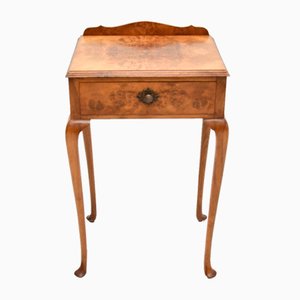 Mesa auxiliar Burr de nogal, década de 1900