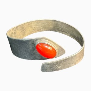 Brazalete de plata y cornalina, años 70