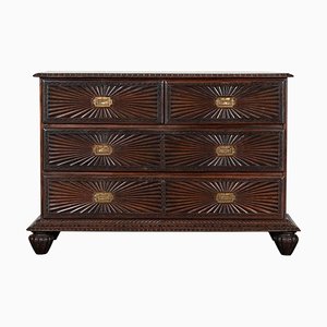 Cassettiera antica in teak intagliato in stile coloniale, 1870