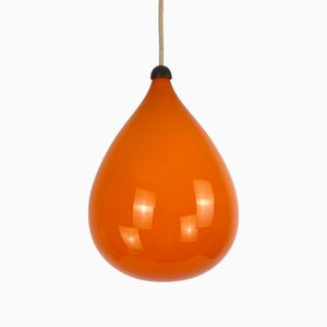 Lampada a sospensione in vetro arancione e teak di Uno & Östen Kristiansson per Luxus, Scandinavia, anni '60