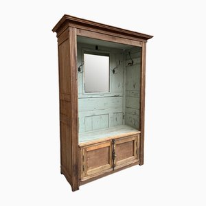 Eingangsgarderobe aus dem 18. Jh.