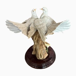 Neapolitan Sculpture in Biscuit Porcelain Depicting Two Doves from Capodimonte, 1950s