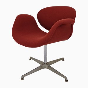 Butaca Little Tulip con base en forma de cruz de Pierre Paulin para Artifort, años 70