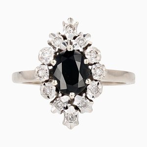 Anillo de diamantes y zafiro francés en oro blanco de 18 kt, años 70
