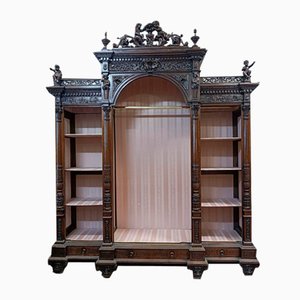 Mobiletto in legno di noce intagliato del Sellerio Giuseppe Milano, XIX secolo