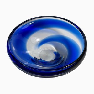 Tschechische Glasschale mit Kobaltblauem Wirbel, 1960er