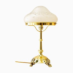 Lámpara de mesa antigua con pantalla de vidrio tallado, década de 1890