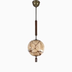 Lámpara colgante Art Déco de vidrio opalino marmolado, latón y baquelita, Alemania, años 30