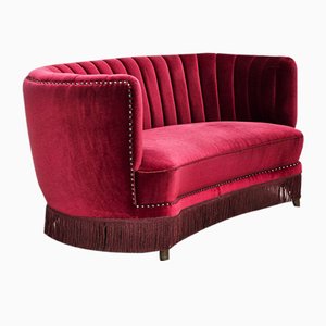 Divano a due posti Banana in velluto rosso ciliegia, Danimarca, anni '70