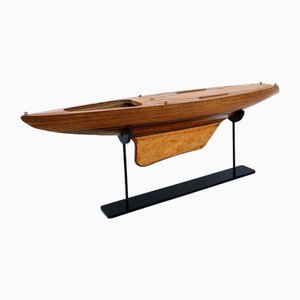 Maquette de Coque de Bateau en Bois sur Socle Métallique