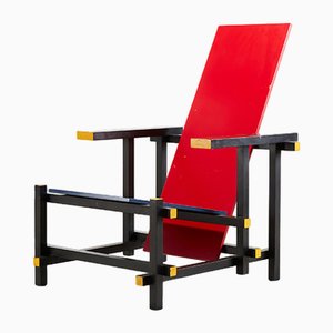 Silla en rojo y azul de Gerrit Rietveld para Cassina 1918/1970