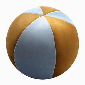 Coussin Ball en Velours Orange et Bleu Clair par Lo Decor