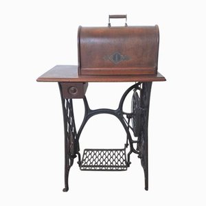 Sewing Machine from Singer, 1900s