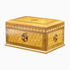 Caja francesa pequeña con incrustaciones, década de 1900