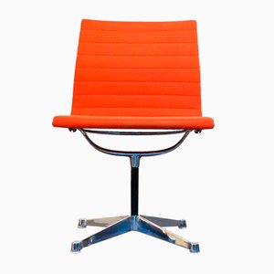 Silla EA106 vintage de aluminio de Ray & Charles Eames para Herman Miller