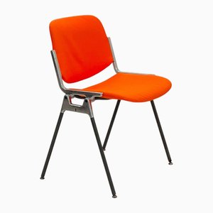 Sedia impilabile Mid-Century in tessuto arancione di Giancarlo Piretti per Anomima Castelli, anni '60