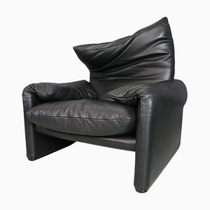 Poltrona Maralunga in pelle nera di Vico Magistretti per Cassina, anni '80