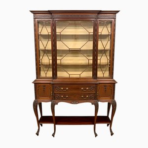Vitrine aus geschnitztem Mahagoni von Warings, 1900