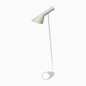 Lampada da terra AJ di Arne Jacobsen per Louis Poulsen