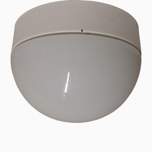 Lampada da soffitto vintage con base in metallo bianco e paralume in vetro bianco opaco, inizio XXI secolo