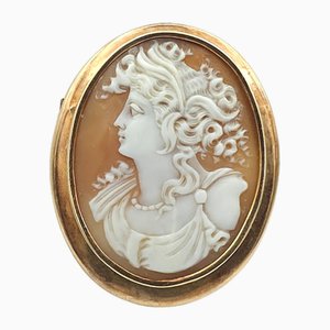 Victorian Brooch with Cameo in 14-Karat Gold