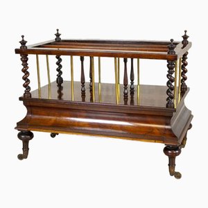 Revistero de madera, de principios del siglo XX