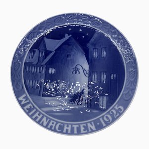 Plato de Navidad de porcelana con árbol de Royal Copenhagen, 1925