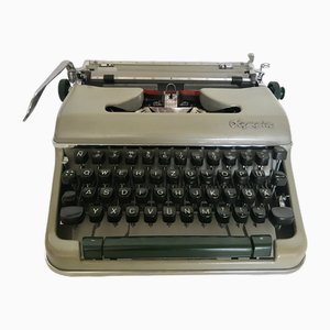 Machine à Écrire Modèle SM 4 Vintage de Olympia, 1960s