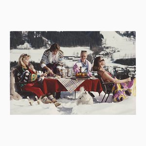 Slim Aarons, In the Snow, Impression numérique estampillée Estate
