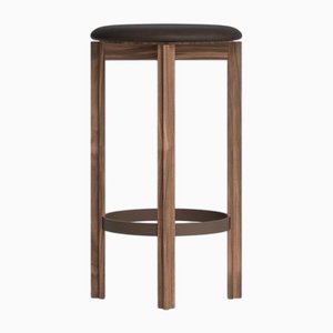 Taburete de bar Principal de nogal en marrón oscuro de Bodil Kjaer para Karakter