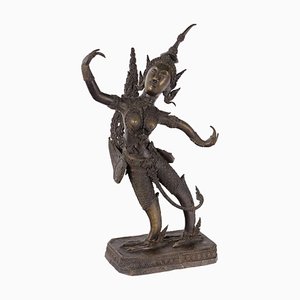Figura de bronce de una ninfa celeste Apsara